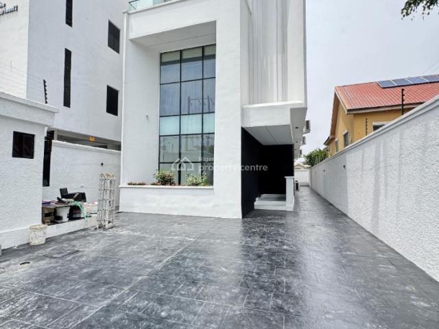 House for sale in Eti Osa, Lagos