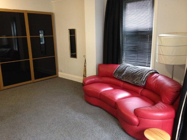 Room for rent in Claughton, Oxton