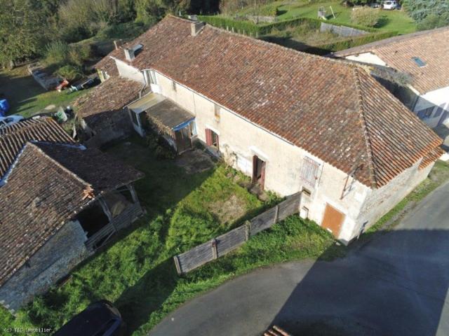 Maison vente à Montmorillon, Charroux
