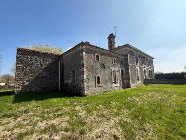 Maison vente à Fontenay-le-Comte, Sainte-hermine