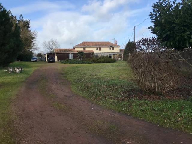 Maison vente à Bressuire, Luzay