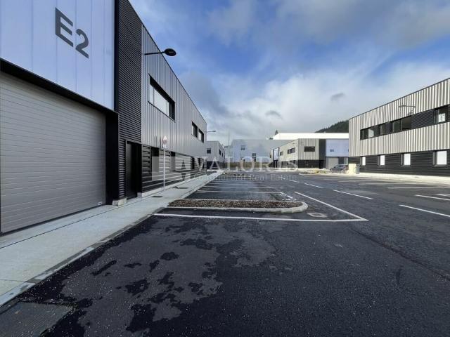 Local Commercial vente à Villefranche-sur-Saône, Rhône