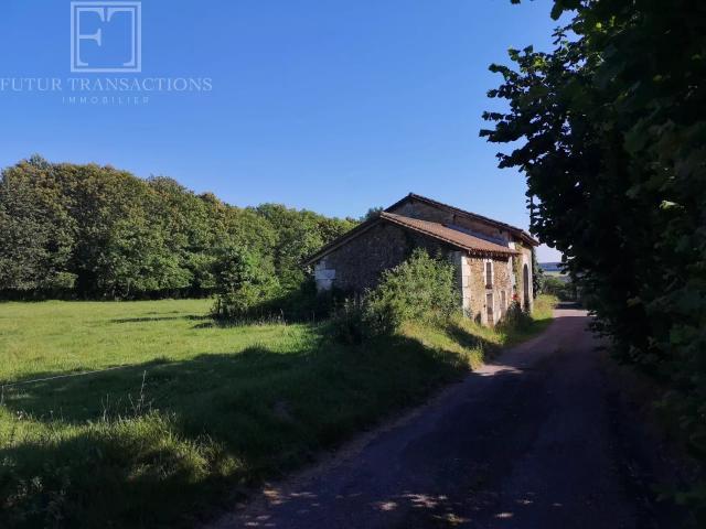 Maison vente à Nontron, Sainte-croix-de-mareuil