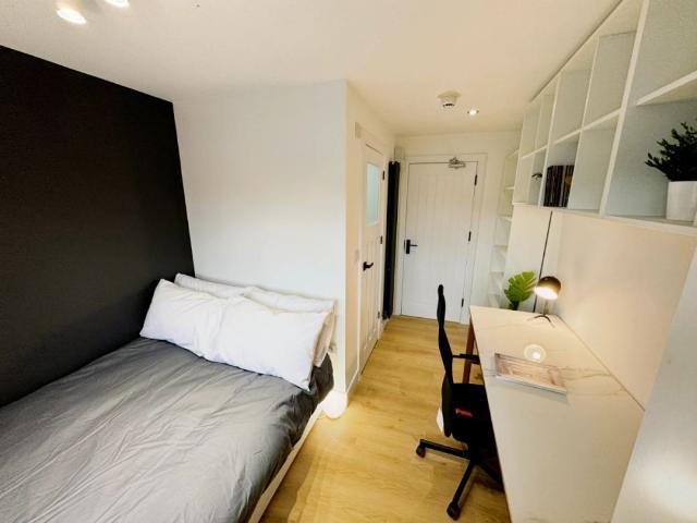 Room for rent in Attenborough, East Midlands