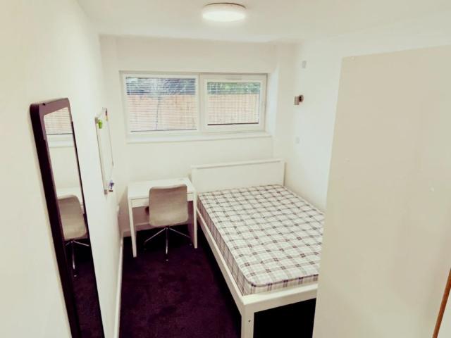 Room for rent in Cannon Park, West Midlands