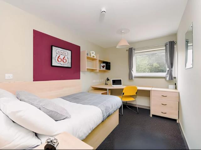 Room for rent in Hanover, Aberdeen City