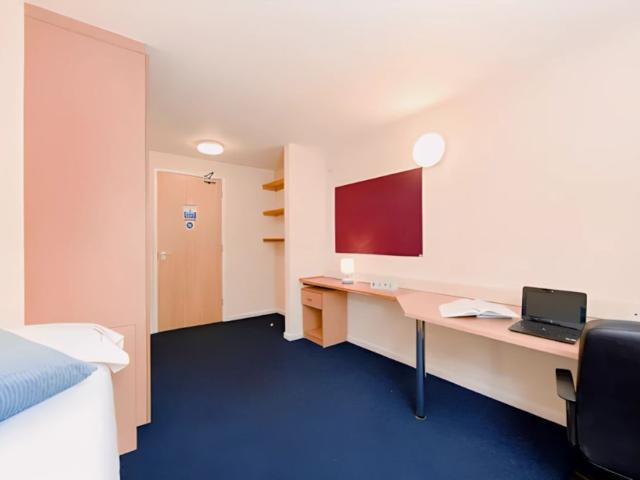 Room for rent in Wrexham, Wales