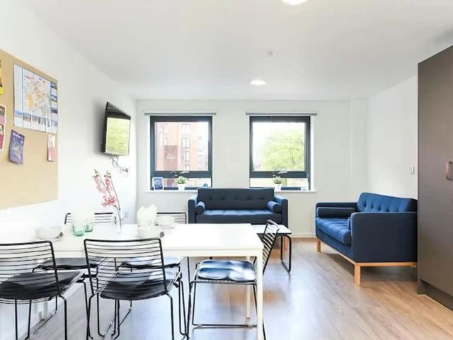 Room for rent in Northgate Village, Two Mills