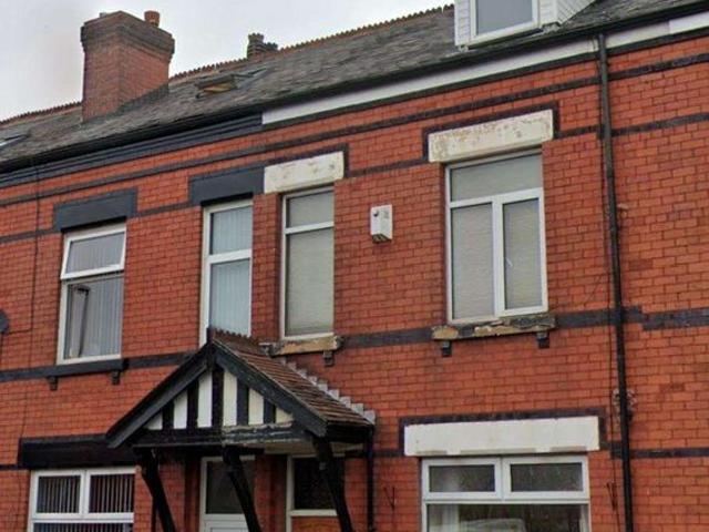 Room for rent in The Haulgh, Lee Bank