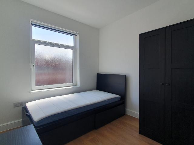 Room for rent in Falcon Lodge, Wales