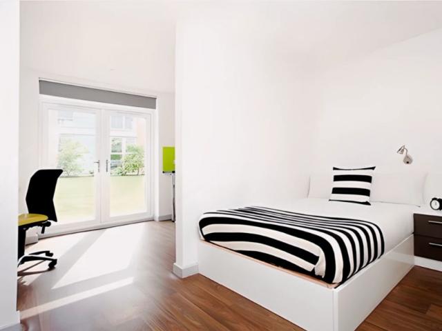 Room for rent in High Field, York