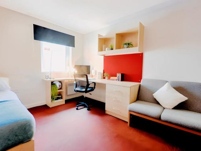 Room for rent in Haddon, East Midlands