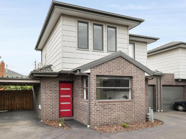 Townhouse for sale in Camerons Creek, Victoria