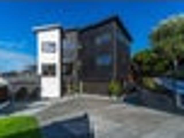 House for sale in Castor Bay