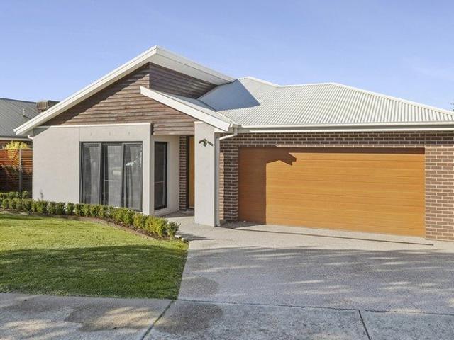 House for sale in Gisborne, Victoria