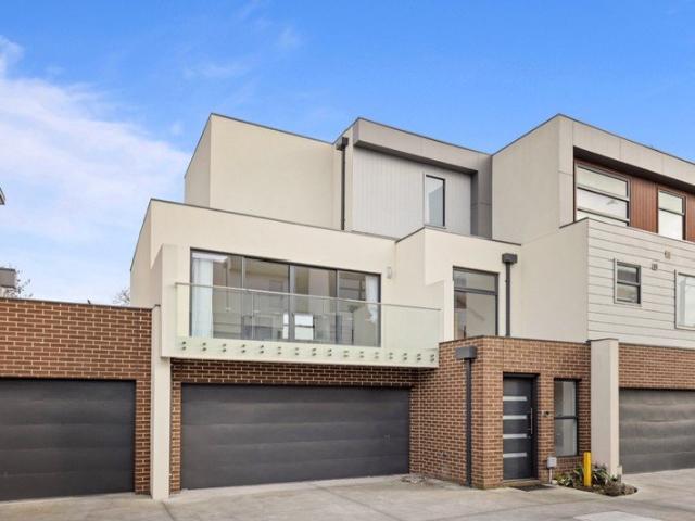 Townhouse for rent in Camerons Creek, Victoria