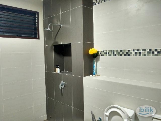 Room for rent in Petaling, Alam Impian