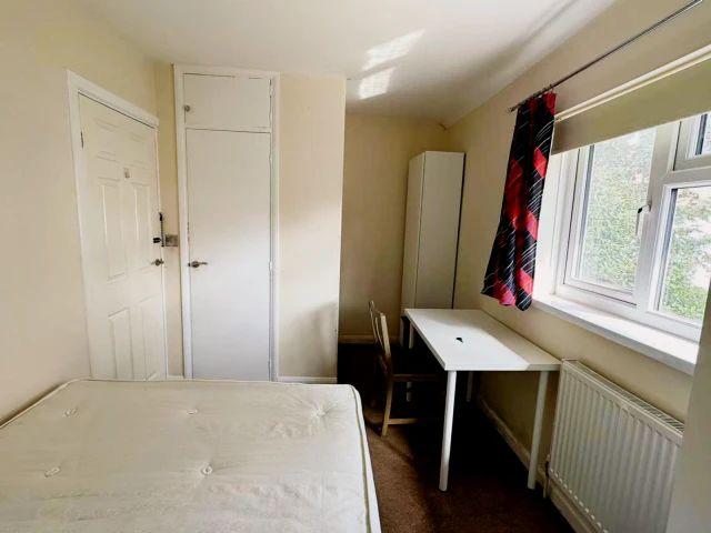 Apartment for rent in Lenton Abbey, Haddon