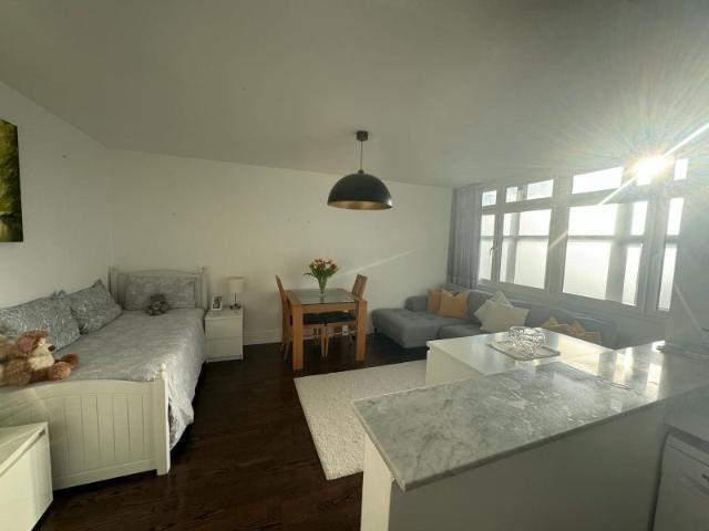 Studio for rent in Kensington, Greater London