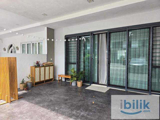 Room for rent in Petaling, Alam Impian