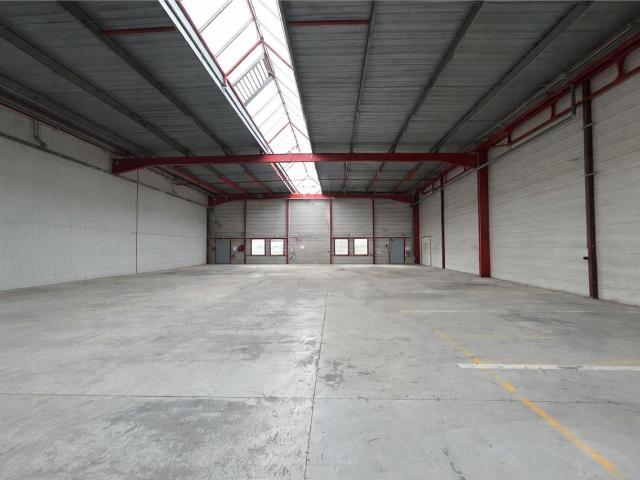 Local Commercial location à Valenciennes, Petite-forêt