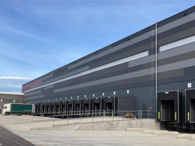Local Commercial location à Enfores, Port-Saint-Louis-du-Rhône