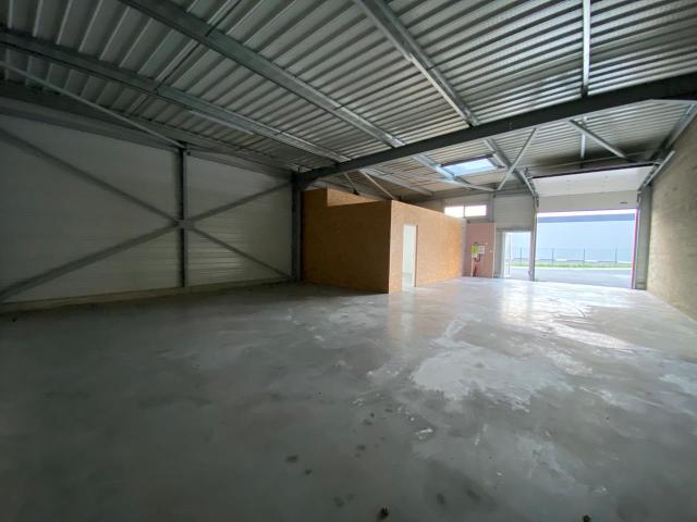 Local Commercial vente à Bordeaux, Carbon-blanc