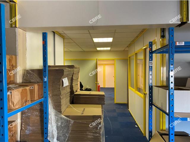 Local Commercial vente à Palaiseau, Champlan
