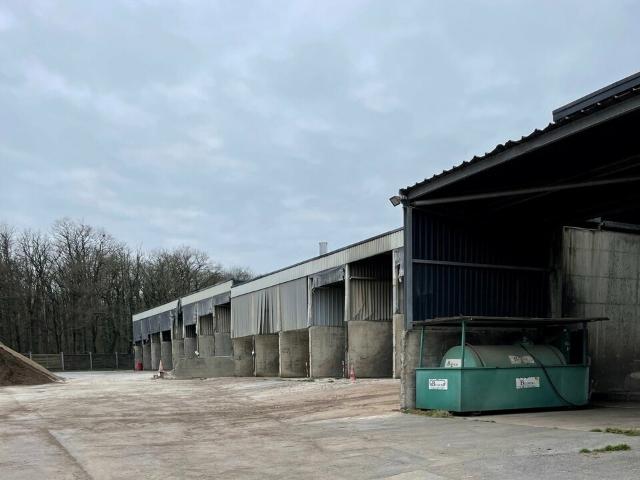Local Commercial vente à Tours, Chançay