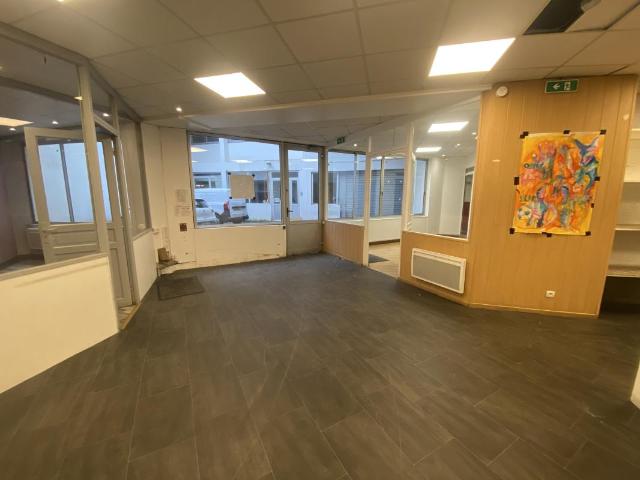 Local Commercial vente à Nanterre, Courbevoie