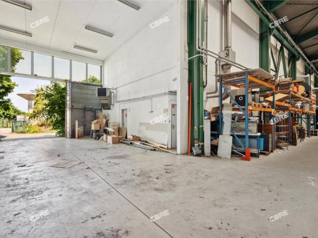 Local Commercial vente à Versailles, Montigny-le-bretonneux
