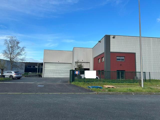 Local Commercial vente à Bordeaux, Blanquefort