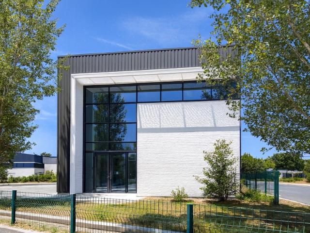 Local Commercial location à Bordeaux, Canéjan