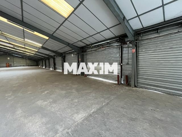 Local Commercial location à Beaune, Couchey