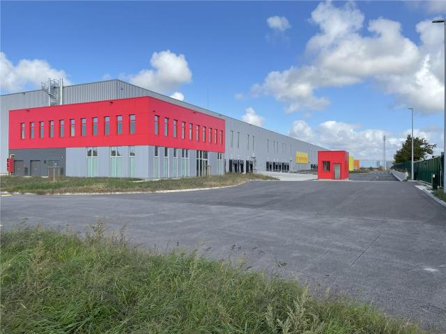 Local Commercial location à Angers, Durtal