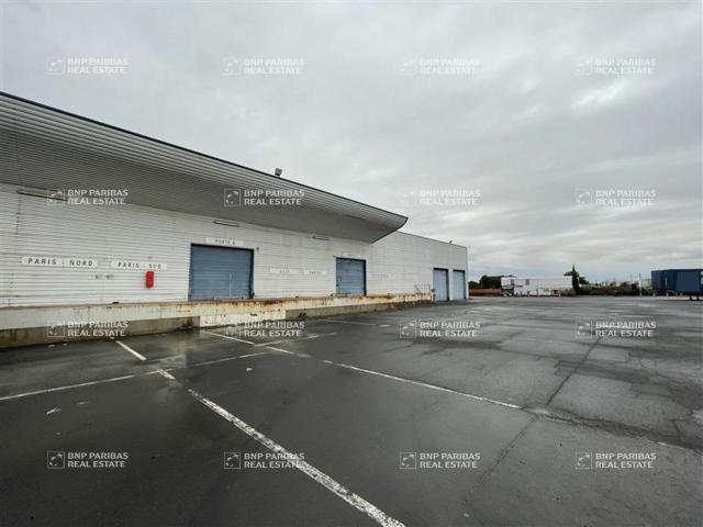 Local Commercial vente à Béziers, Saint-thibéry