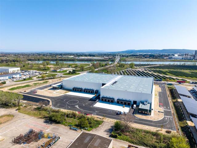 Local Commercial location à Beaucaire, Gard