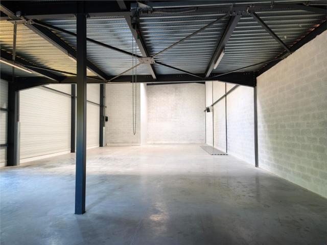 Local Commercial vente à Versailles, Buc