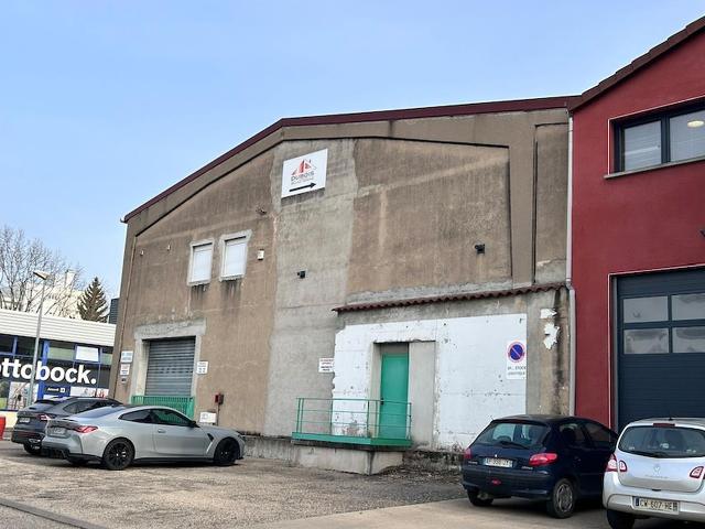Local Commercial vente à Mâcon, Charnay-lès-mâcon