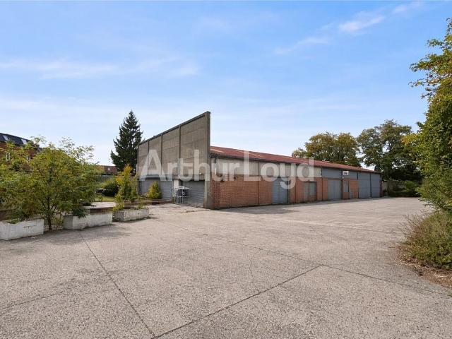 Local Commercial vente à Valenciennes, Anzin
