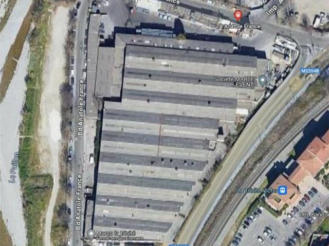 Local Commercial vente à France métropolitaine, La Trinité