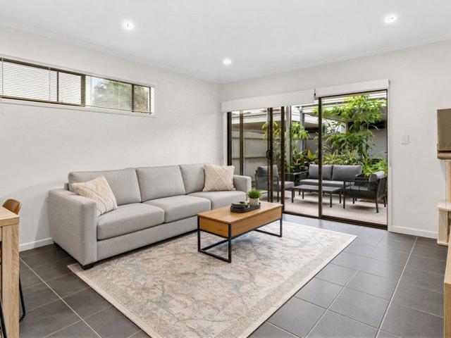 Townhouse for sale in Kings Creek, Queensland