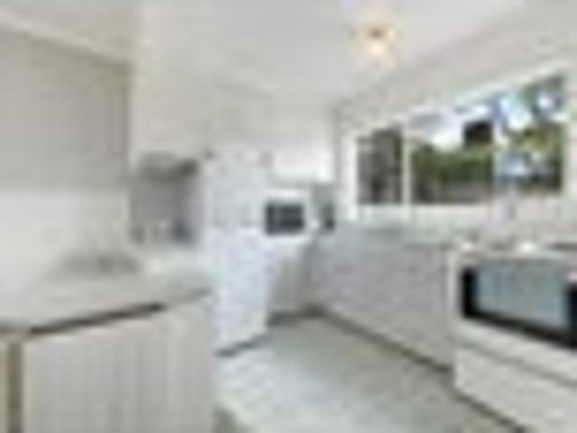 Apartment for sale in Oratia