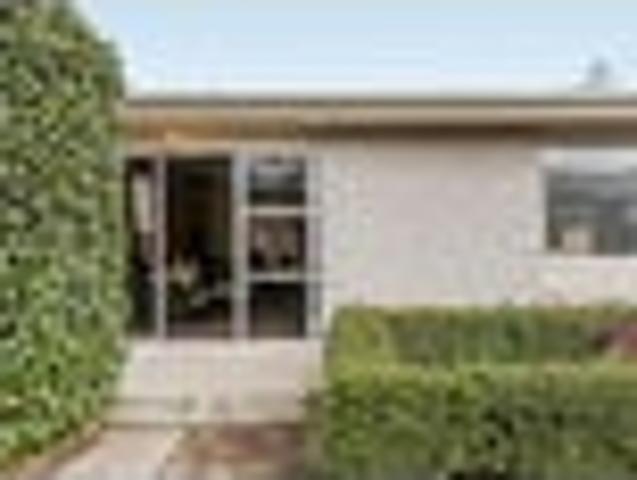 House for sale in Chaslands, Canterbury