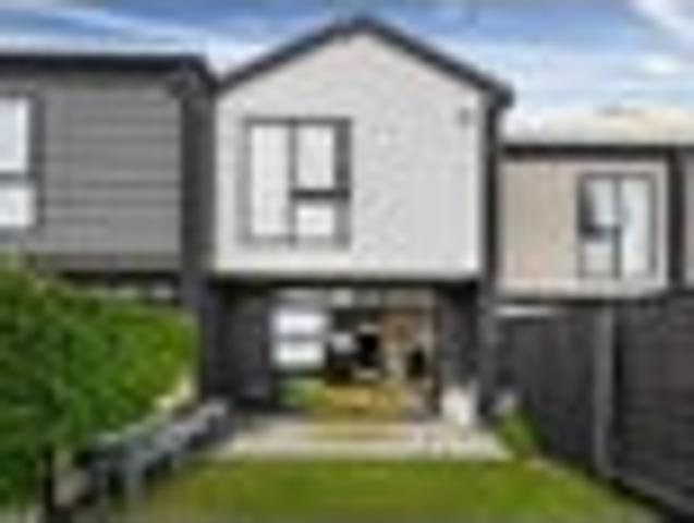 Townhouse for sale in Paremoremo, Oroua County