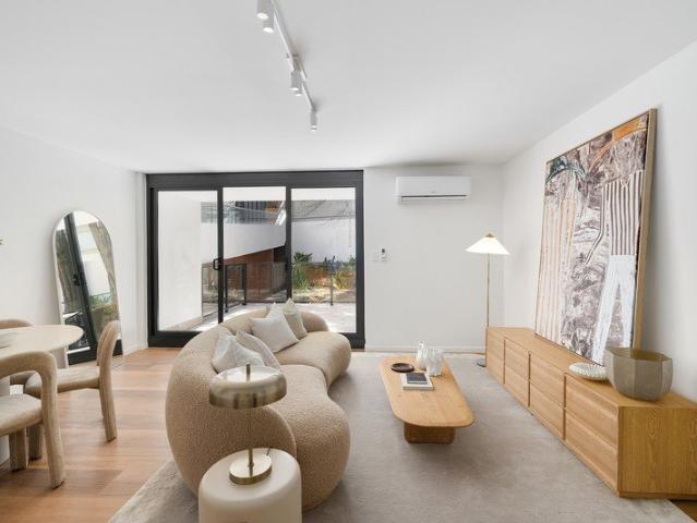 Apartment for sale in Lower North Shore, Sydney