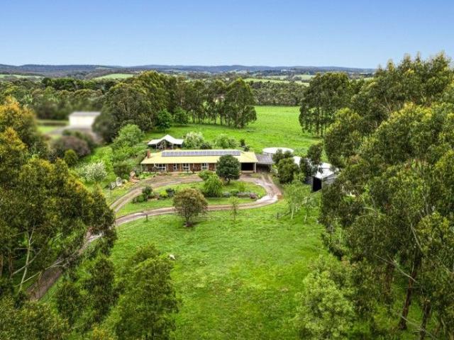 Cottage for sale in Deans Marsh, Victoria