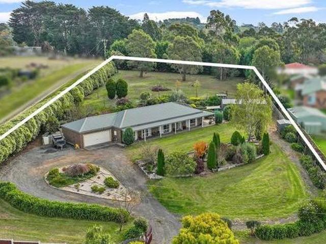 House for rent in Victoria