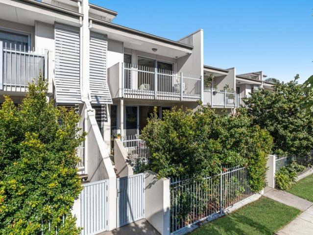 Townhouse for sale in Toombul, Queensland