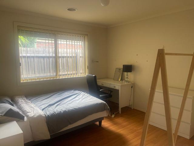 Room for rent in Legend Hill Estate, Melbourne